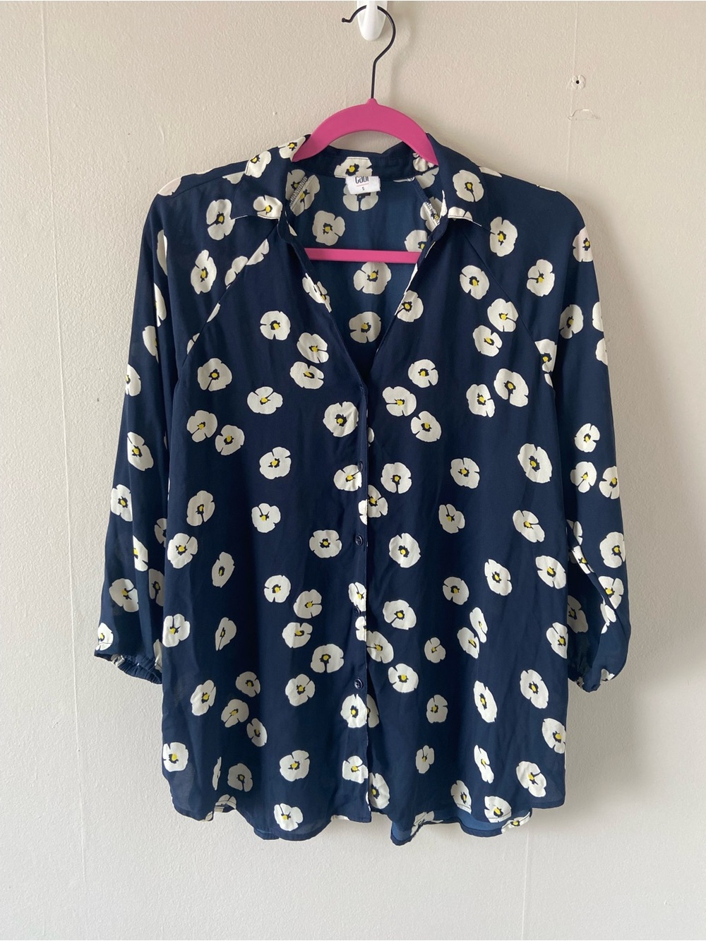Cabi button up blouse navy blue white flowers size small career work office chic